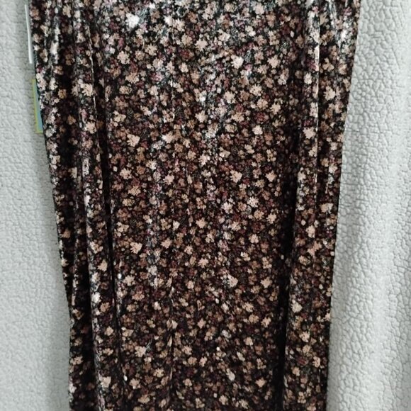 CeCe Black Floral Velvet Wistful Daydream NWT Skirt Size 1X - Picture 4 of 9